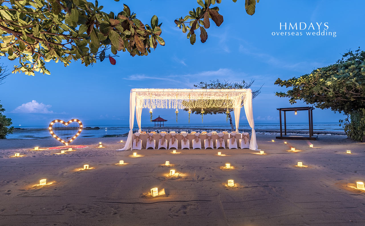 巴厘島肉桂沙灘宴會標準布置（桃色）|海外婚禮定制中高端布置案例|巴厘島婚禮布置定制案例